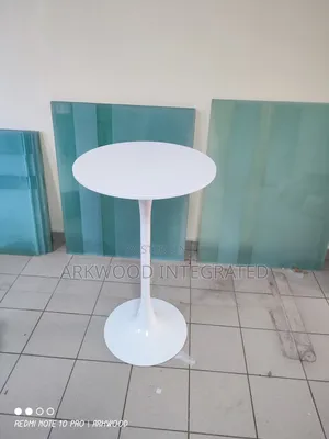 Round Bar/Corktail Table