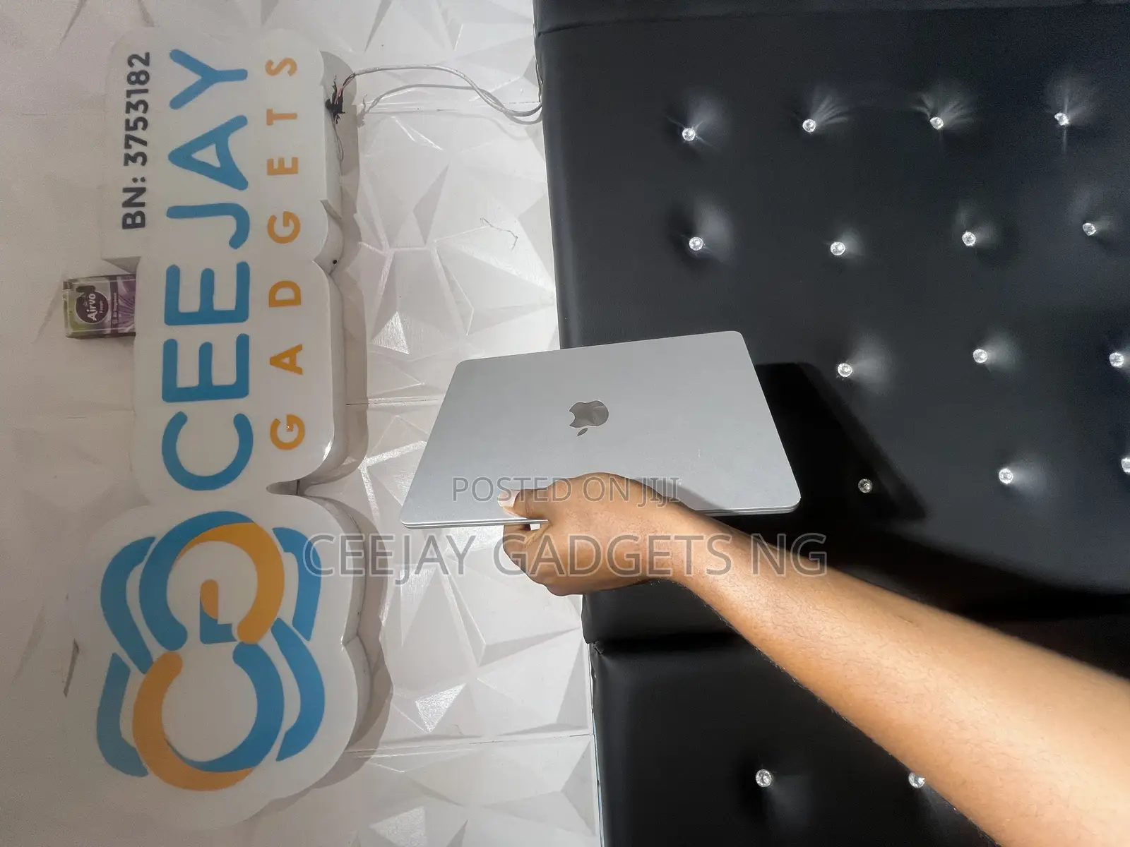 Laptop Apple MacBook Air 2022 M2 8GB Apple M2 SSD 256GB