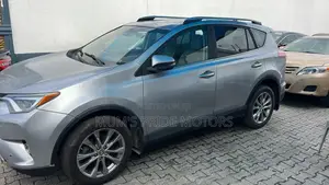 Toyota RAV4 Limited AWD (2.5L 4cyl 6A) 2016 Silver