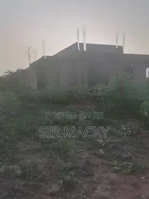 Spacious 4 Bedrooms Bungalow at Distress Sale on 50/100