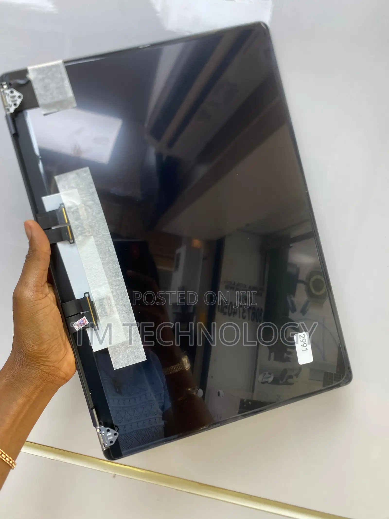 Macbook Pro 2023 M3 Chip Screen