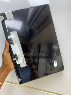 Macbook Pro 2023 M3 Chip Screen