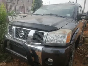 Nissan Titan Crew Cab LE 4WD 2005 Gray