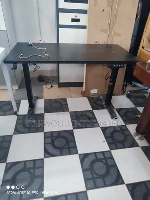 Electric Height Adjustable Work Table With Usb 1.4mitre