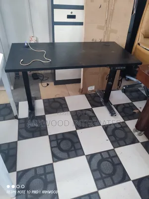 Electric Height Adjustable Work Table With Usb 1.4mitre