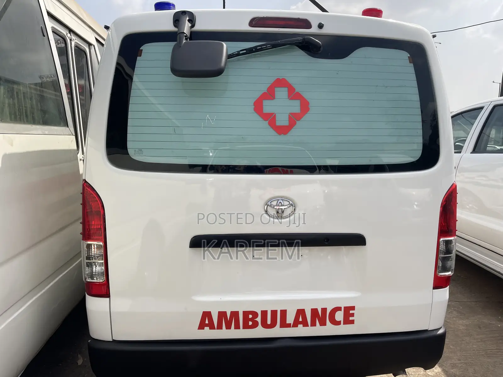 Toyota HiAce 2013 White