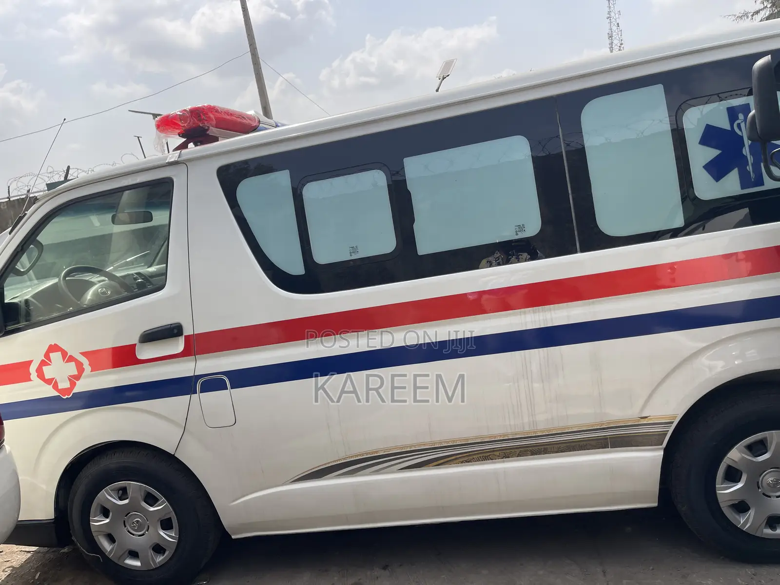 Toyota HiAce 2013 White