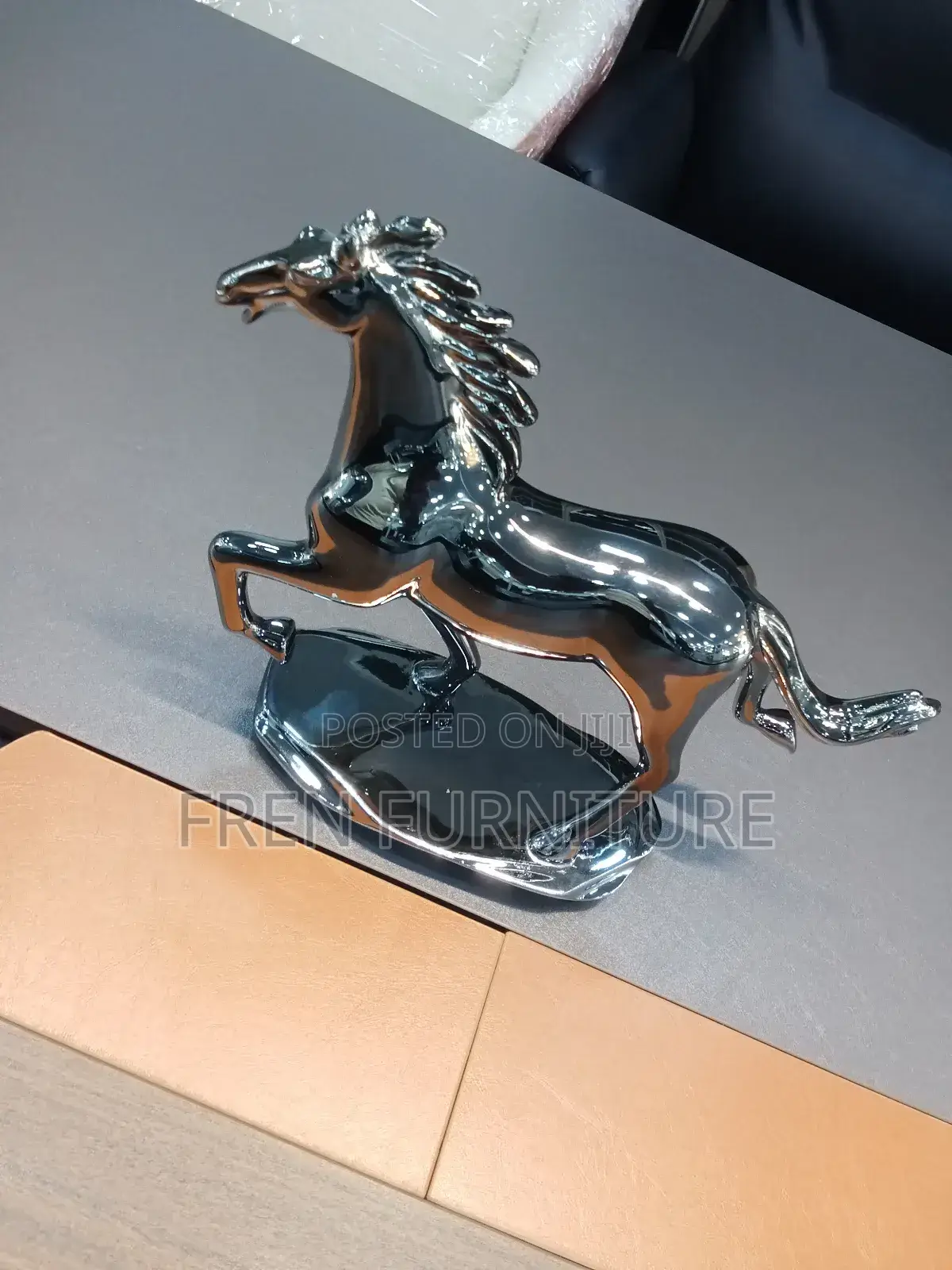 Glossy Horse Deco
