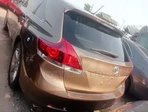 Toyota Venza 2015 Gold
