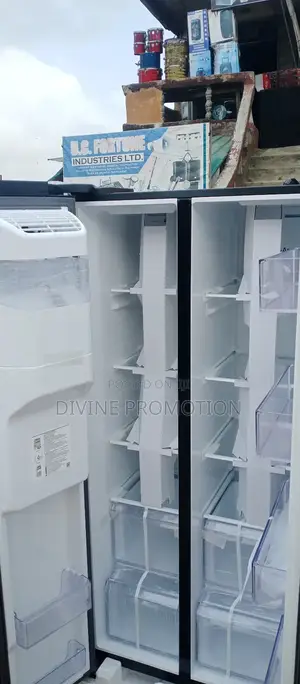 Samsung Side by Side Refrigerator With Screen, Ice Crusher