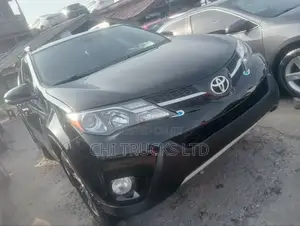 Toyota RAV4 LE FWD (2.5L 4cyl 6A) 2013 Black