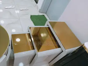 High Quality Tamper Glass Top Centre Table With Side Stool