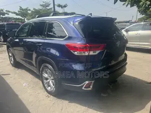 Toyota Highlander 2015 Blue
