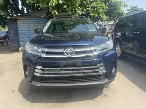 Toyota Highlander 2015 Blue