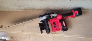 Battery Chain Saw 16" With 4 Batteries