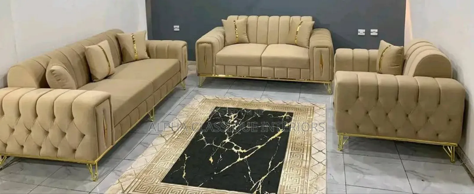 Classique Model Sofa