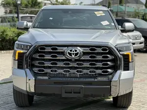 Toyota Tundra Platinum 2022 Silver