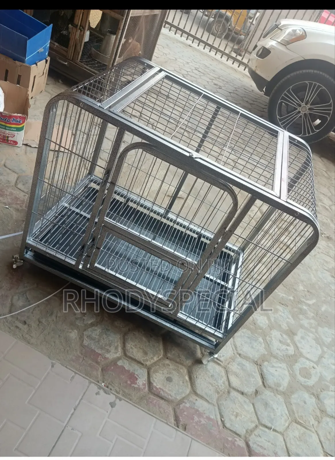 Curved Edge Heavy Metal Cage With Tyres 95*65*80cm
