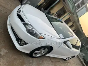 Photo - Toyota Camry 2013 White