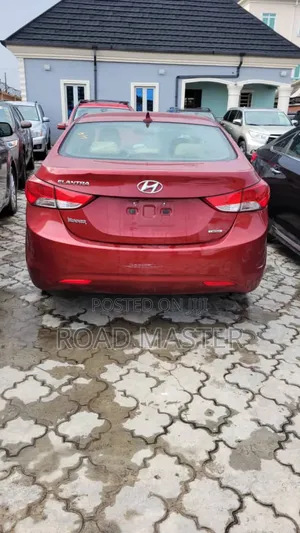 Hyundai Elantra 2011 Red