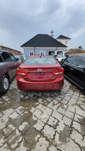 Hyundai Elantra 2011 Red