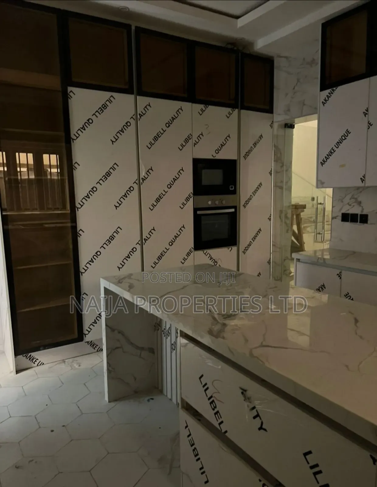 5bdrm Duplex in Lekki Phase 1 Right for sale