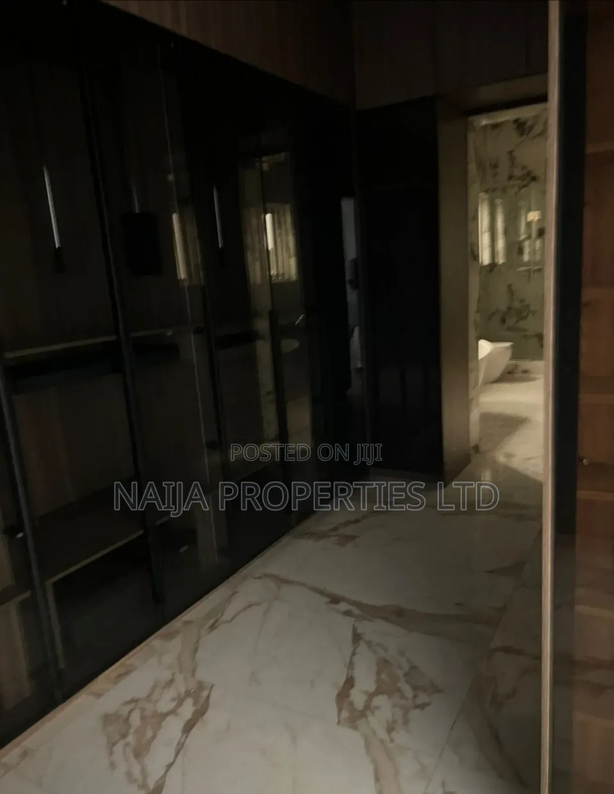 5bdrm Duplex in Lekki Phase 1 Right for sale
