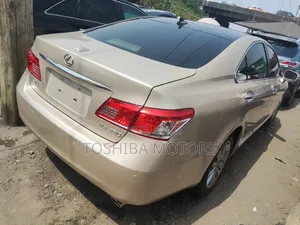 Lexus ES 350 2011 Gold
