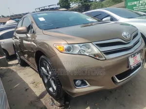 Toyota Venza V6 AWD 2012 Beige