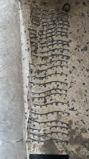 7 Pins Wall Hangers