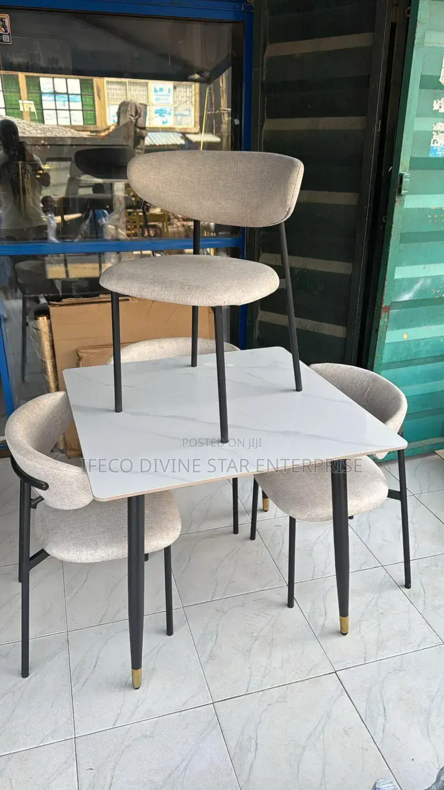 Strong Dining Set