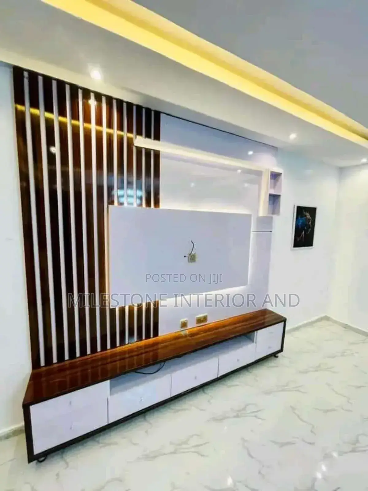Suspended Tv Panel With Console and Background Led Lights