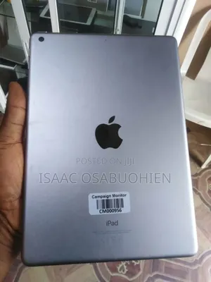 Apple iPad 9.7 32 GB Black