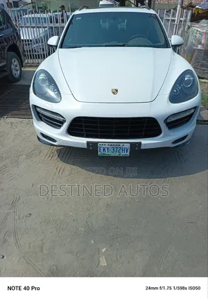 Porsche Cayenne GTS 2013 White