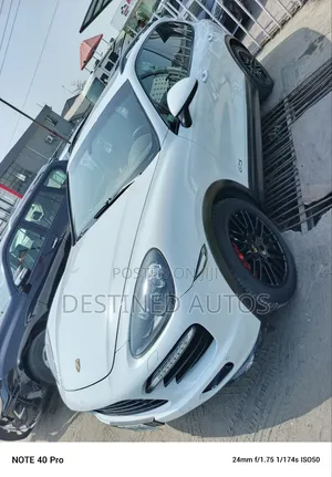 Porsche Cayenne GTS 2013 White