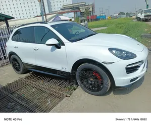 Porsche Cayenne GTS 2013 White