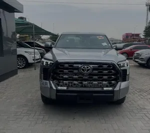 Toyota Tundra Platinum 2022 Black