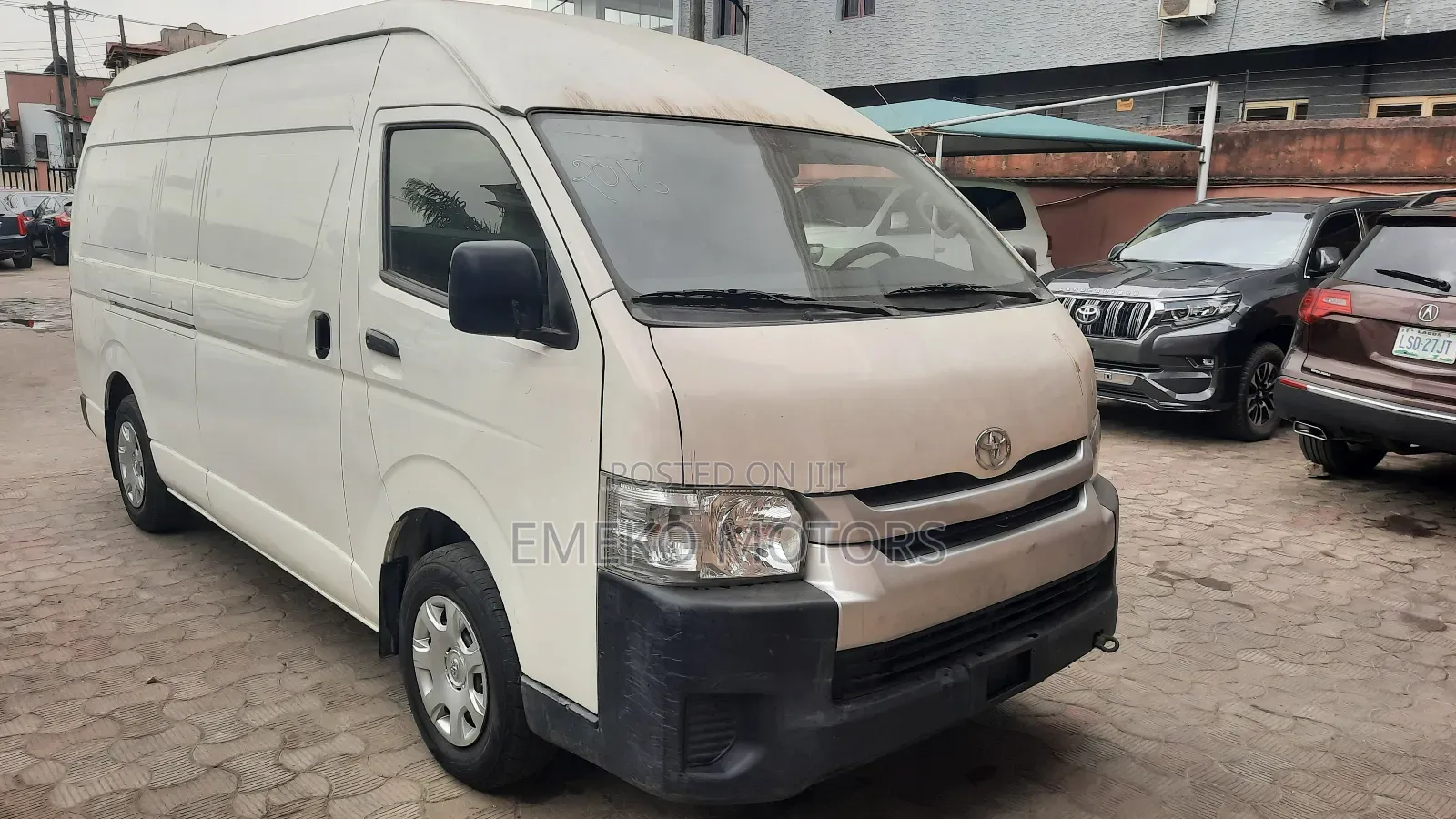 Toyota HiAce 2017 White