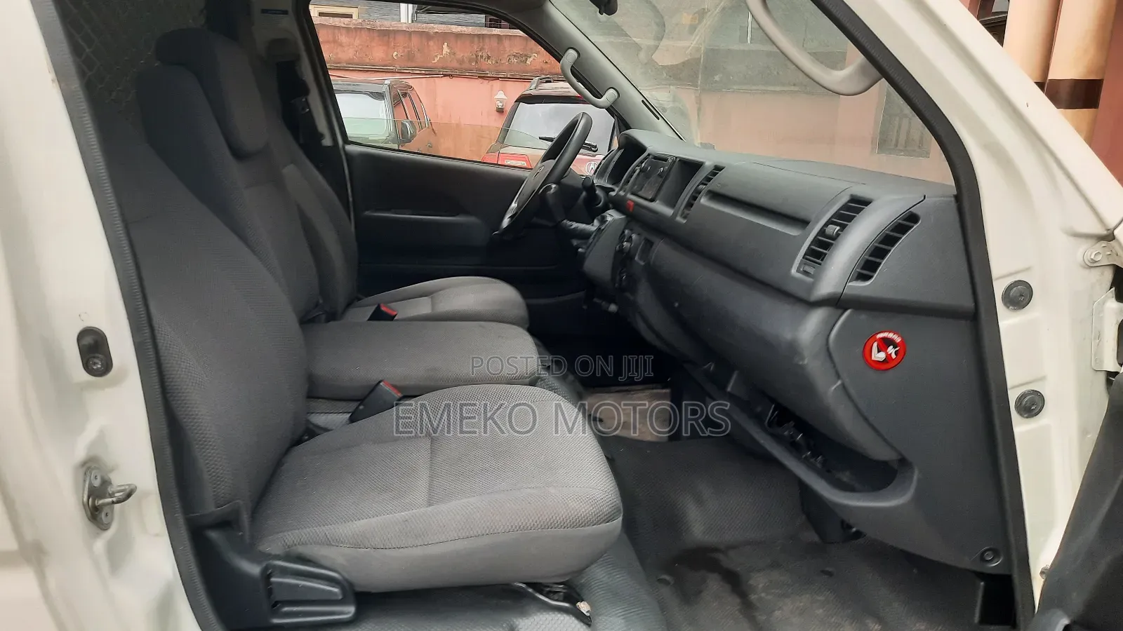 Toyota HiAce 2017 White