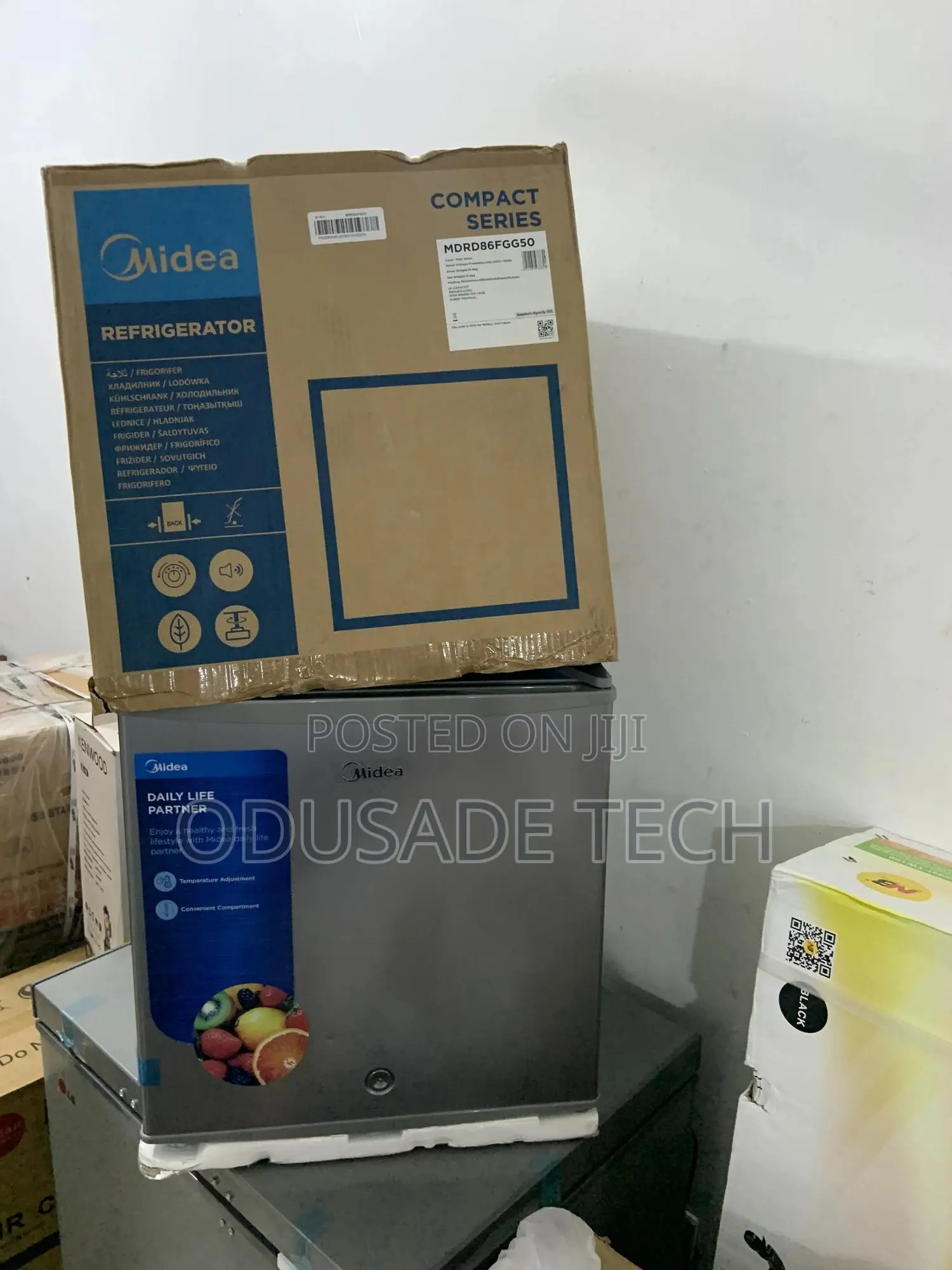 Freshclean Midea Bedside Refrigerator 45 L Mdrd86fgg50