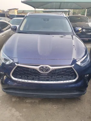 Toyota Highlander XLE 2021 Blue