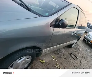 Toyota Sienna XLE & 1 hatch 2000 Green