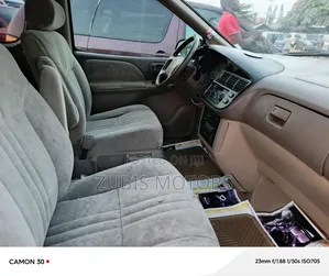 Toyota Sienna XLE & 1 hatch 2000 Green