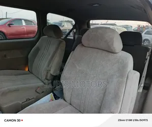 Toyota Sienna XLE & 1 hatch 2000 Green