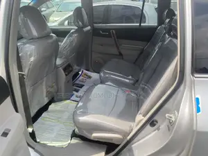 Toyota Highlander Limited 2012 Silver