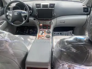 Toyota Highlander Limited 2012 Silver