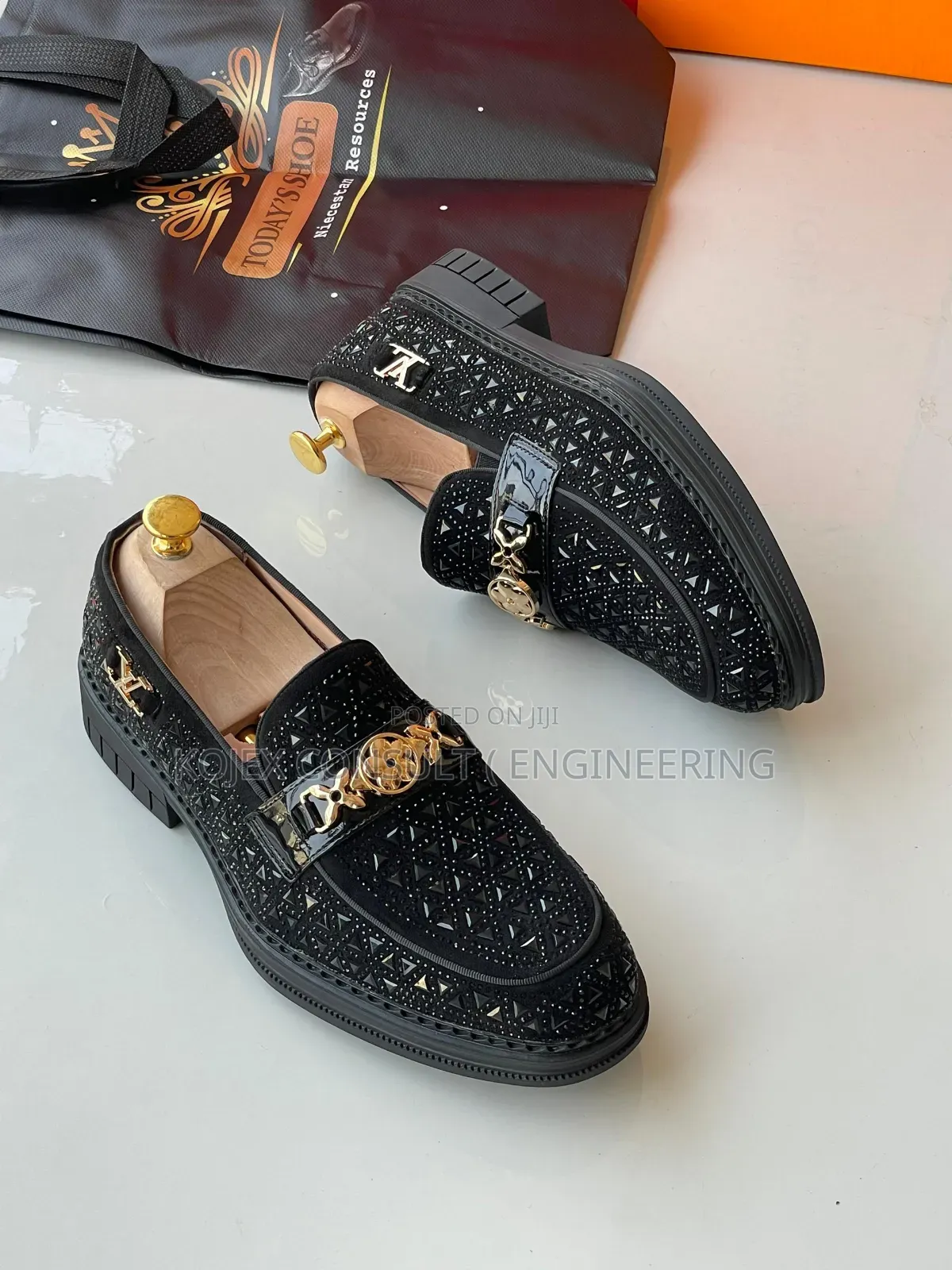 Fancy Flat Shoe Available