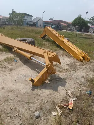 Caterpillar Long Boom. 35m Naira