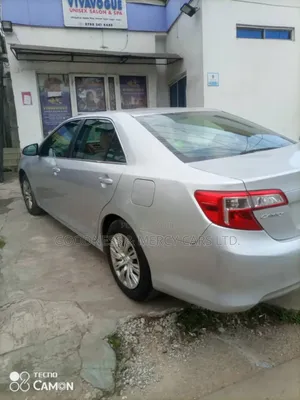 Toyota Camry LE 4dr Sedan (2.5L 4cyl 6A) 2013 Silver