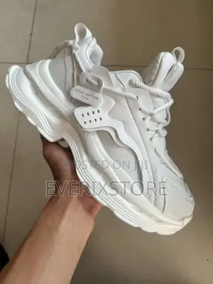 High Grade Louis Vuitton Sneakers